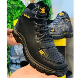 Bota Caterpillar Couro Sintético e Palmilha em Gel